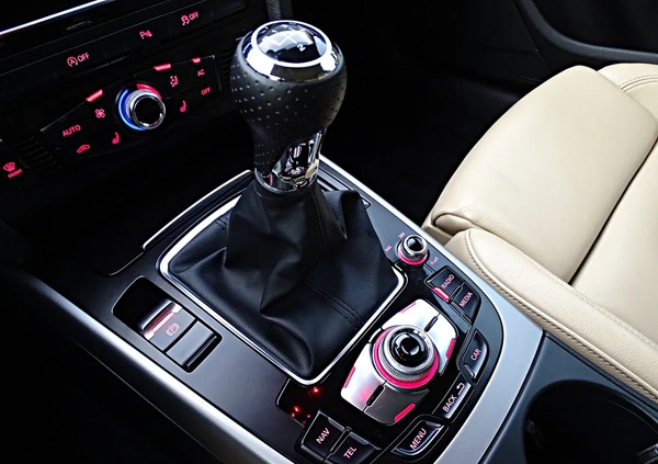 Audi A4 cena 41900 przebieg: 253000, rok produkcji 2012 z Oborniki małe 781